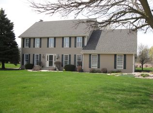 53 Seneca Ave W, Hawthorn Woods, IL 60047