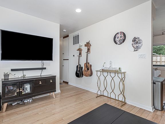 4th image of 18548 W Woodland Ter