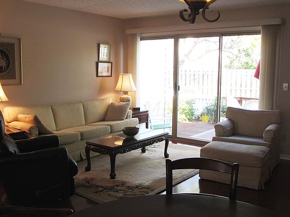 4th image of 3806 Lakedale Dr
