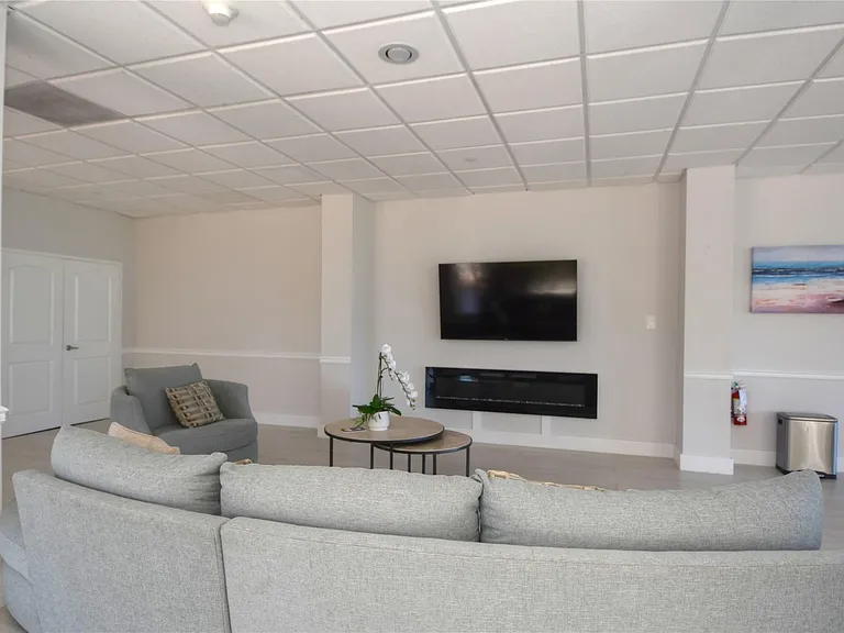 405 N Ocean Blvd #207 — Photo 29