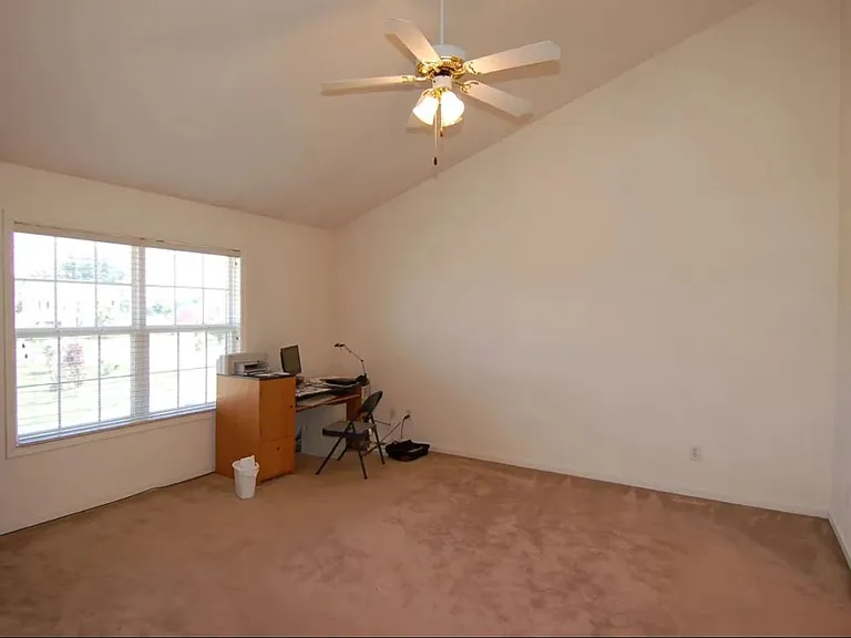 9406 Harlow Ct — Photo 11