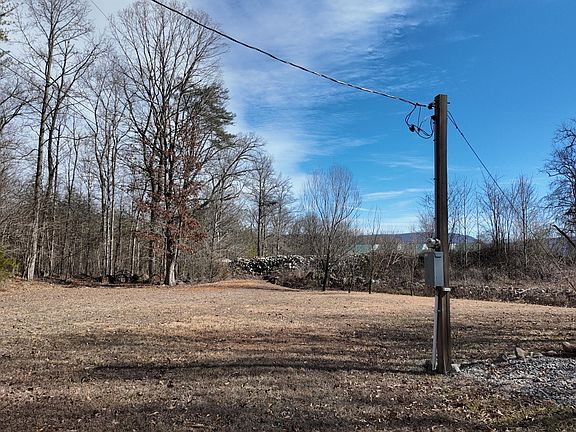 3rd image of 563 Old Union Rd