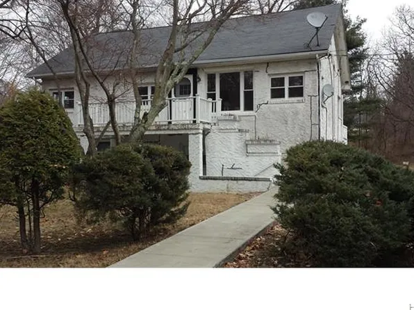 8 Cypress Ln, Yorktown Heights, NY 10598