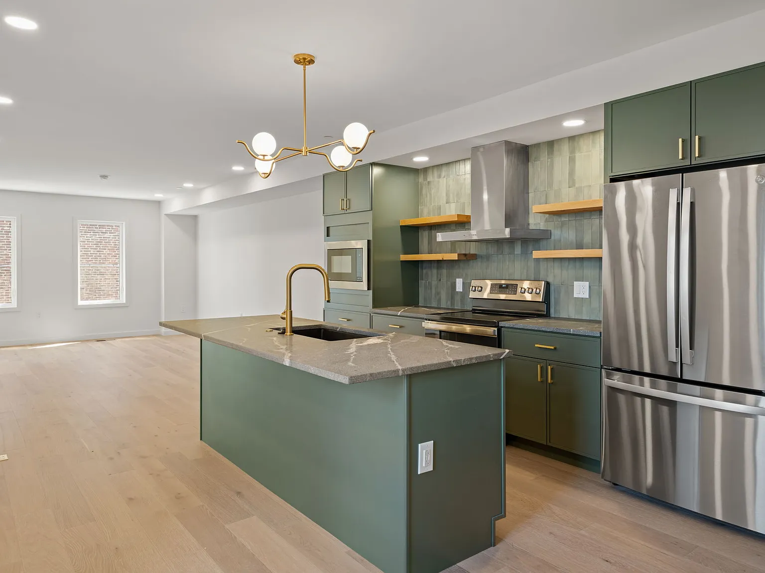 4 bed, 3.5 bath, 2600 sqft, $3,200 — Photo 1