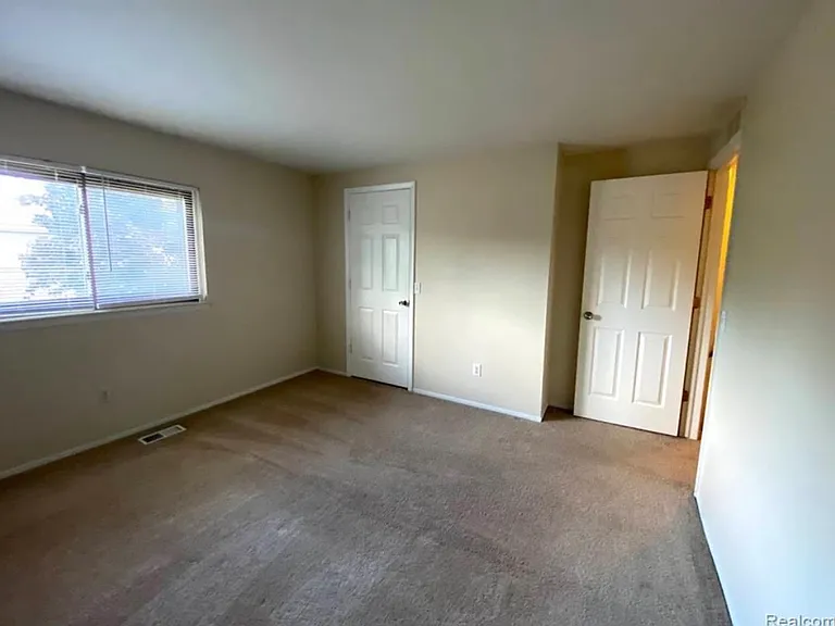 2441 Samoset Rd — Photo 9