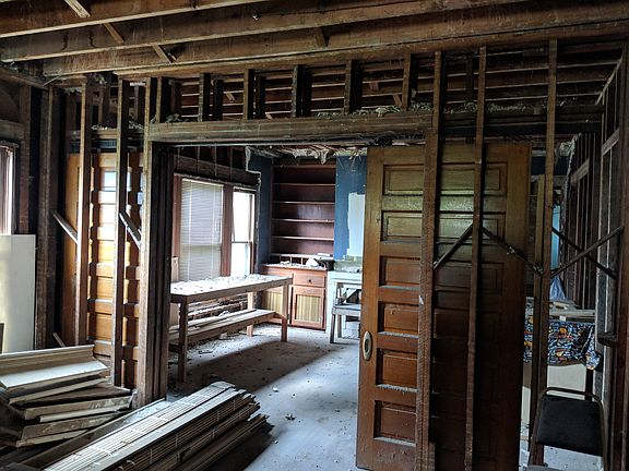 4th image of 2627 Frederick Ave