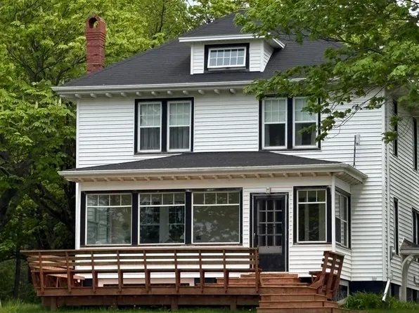31 Breakwater St, Souris, PE C0A 2B0