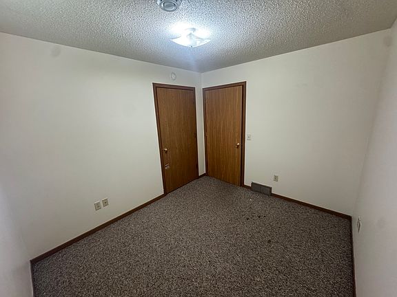 5th image of 414 14th Ave W