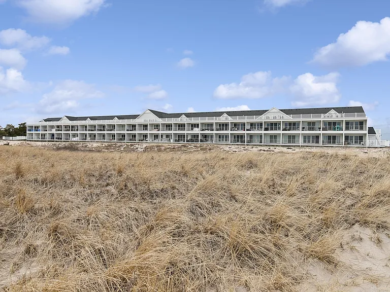 473 Dune Rd — Photo 20