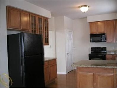 3rd image of 41876 Yeats Dr #1