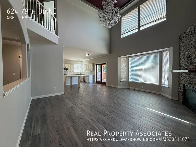 624 79th Dr NE — Photo 10