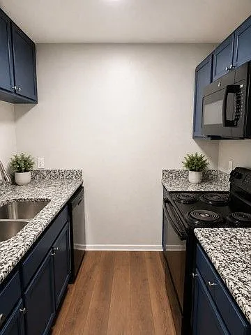 2 bed, 1.0 bath, 785 sqft, $1,350 — Photo 1
