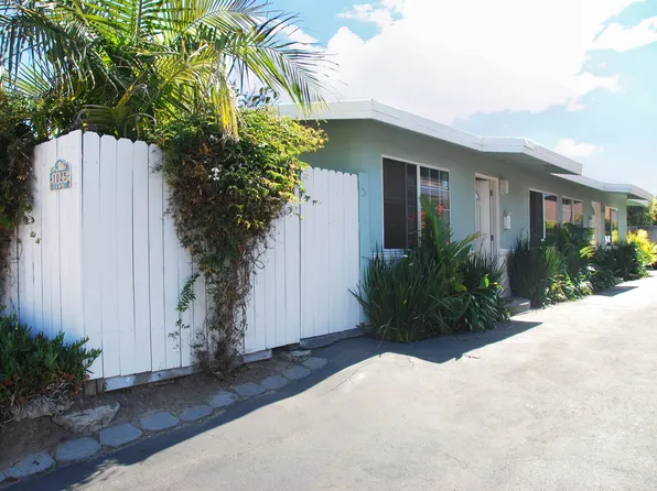 1025 El Embarcadero Rd #A, Goleta, CA 93117