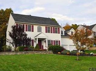 34 Shinnecock Hills Dr, Albany, NY 12205