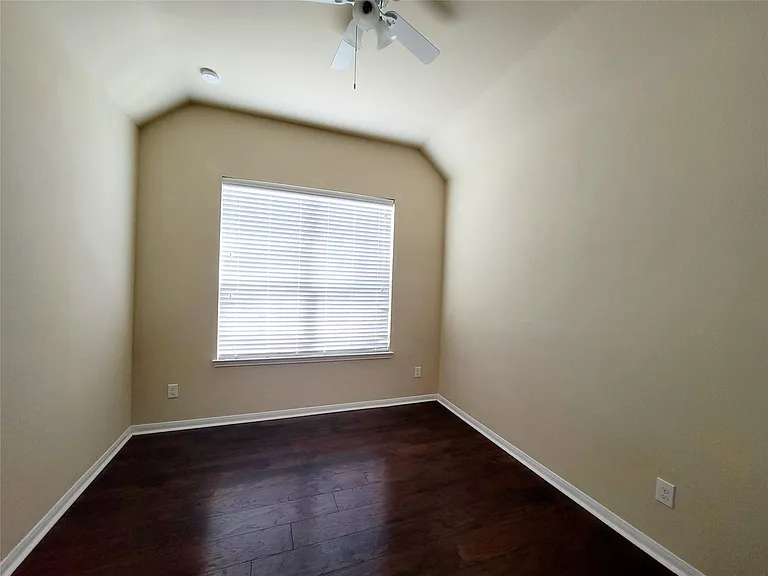9415 Harmony Lake Ln — Photo 10