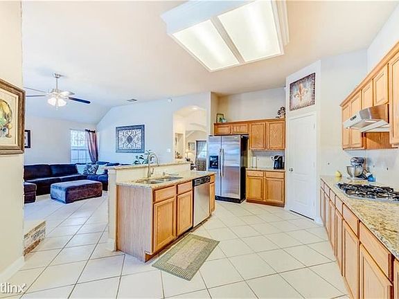 5th image of 4013 Strattford Dr