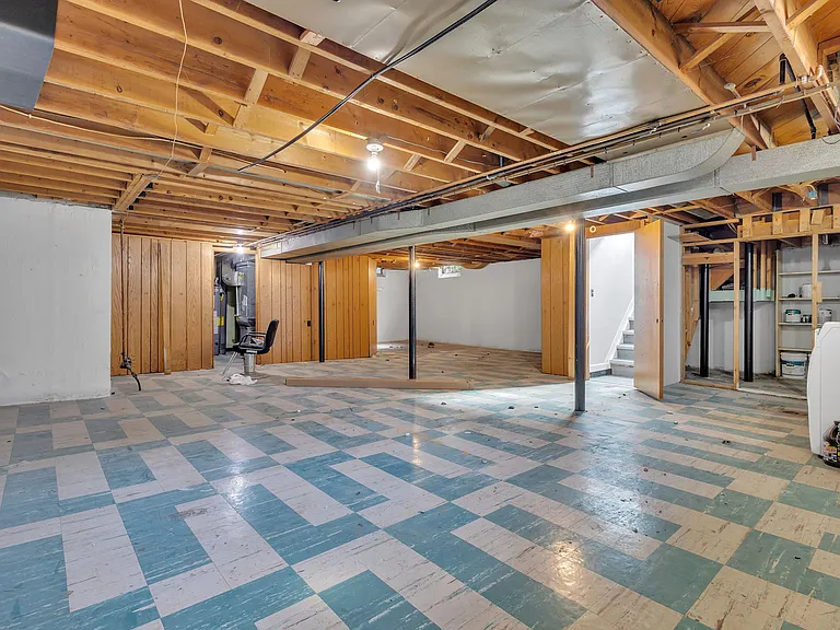 8484 Berwyn St — Photo 16