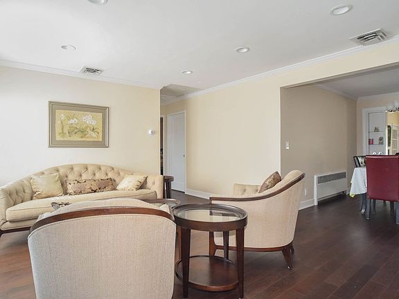 3rd image of 1655 Paula Ln