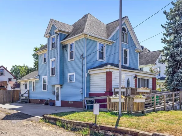 1524 Harrisburg Rd NE, Canton, OH 44705