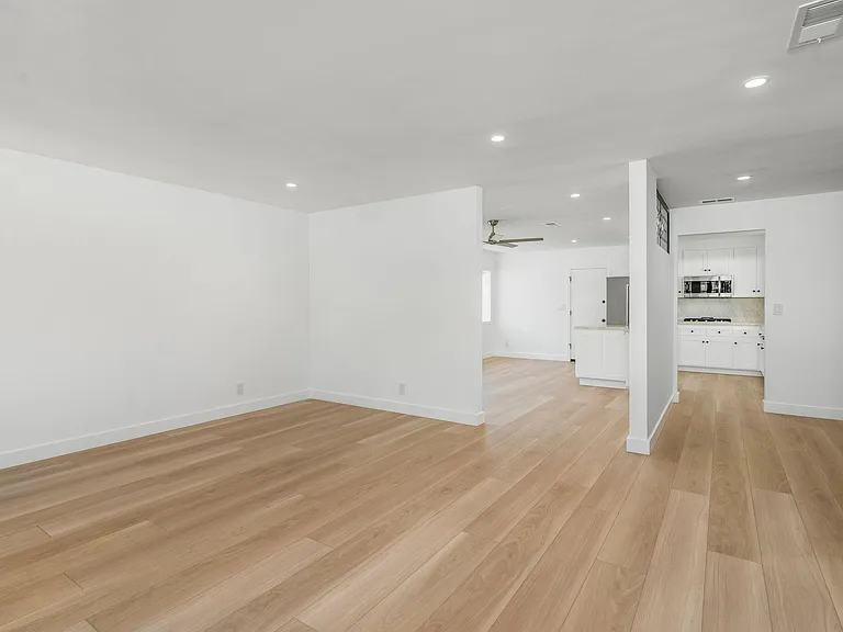 1314 Glenavon Ave — Photo 9