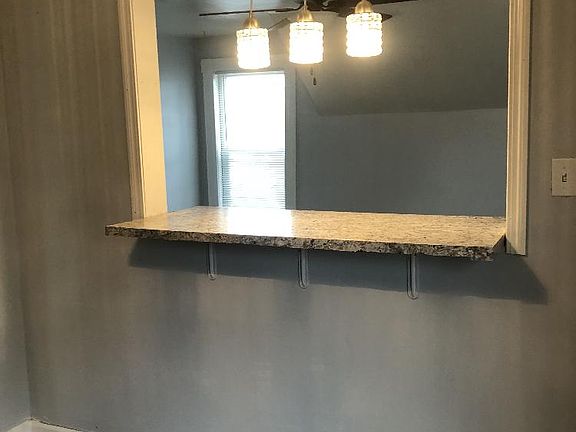 3rd image of 822 18th Ave S #2