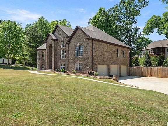 3rd image of 133 Deer Chase Dr