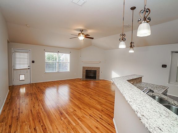 3rd image of 4817 Carrotwood Dr