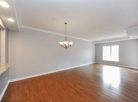 3rd image of 1800 Amberley Ct APT 111