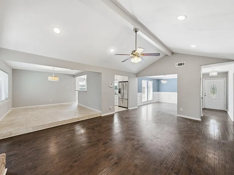2502 Hollow Hook Rd — Photo 2