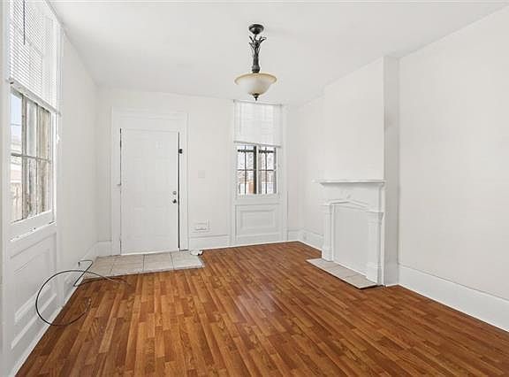 3rd image of 2112-14 Conti St
