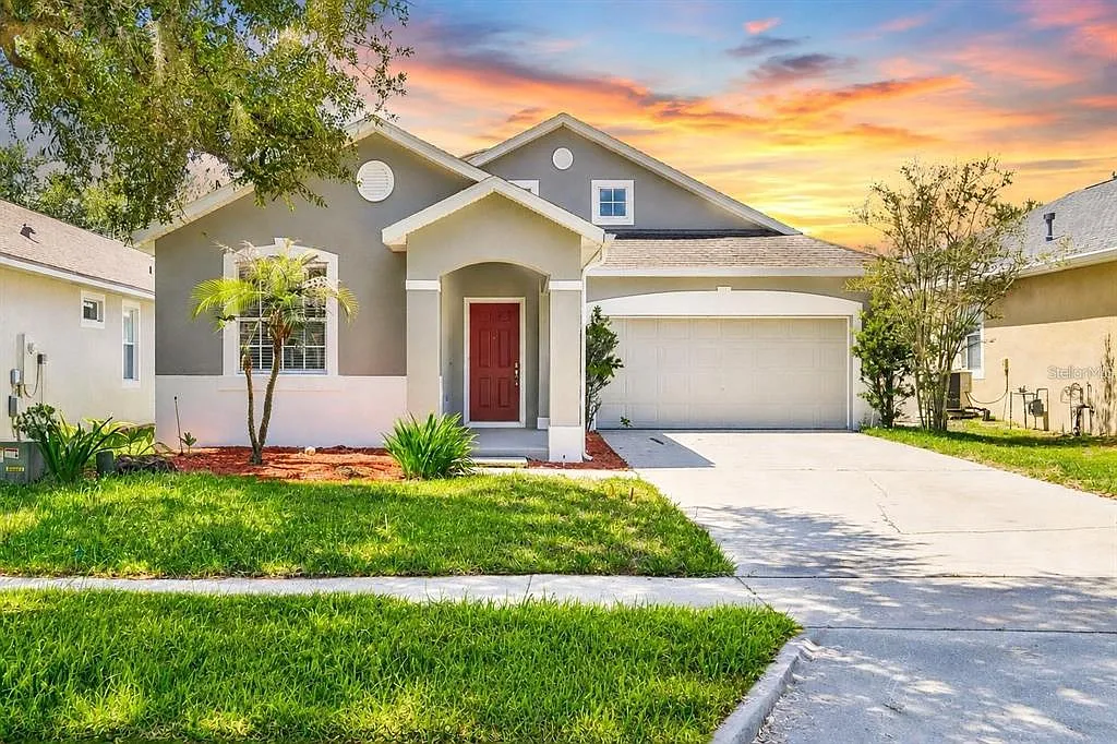 3 bed, 2.0 bath, 1911 sqft, $3,000 — Photo 1