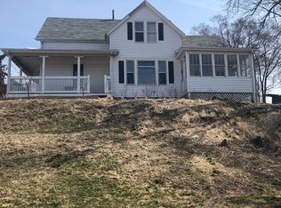 864 Edison St, Dubuque, IA 52001