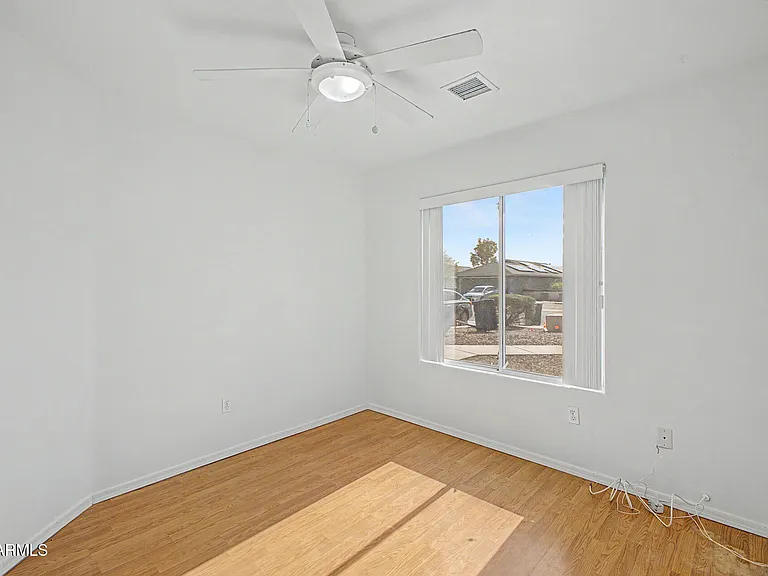 1830 N Center Ave — Photo 9