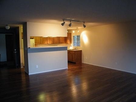 5th image of 3820 NE 155th Pl APT 1001