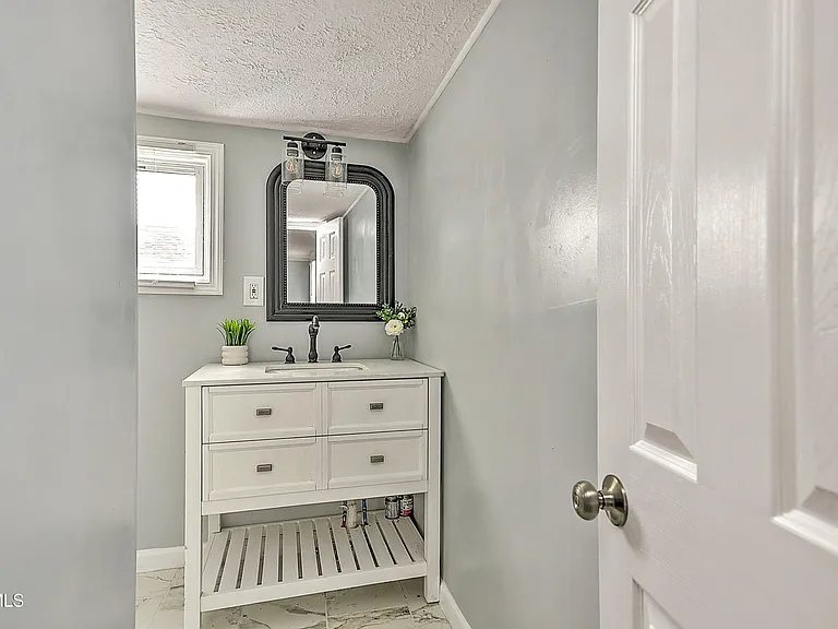 1208 Riverside Ave — Photo 18