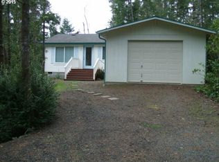 90 Outer Dr, Florence, OR 97439