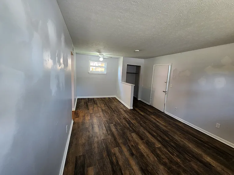 1300 Oakwood Ave #1 — Photo 2