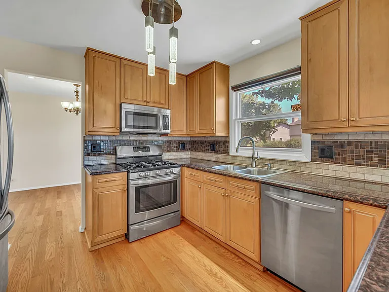 1100 Lockwood Dr — Photo 12