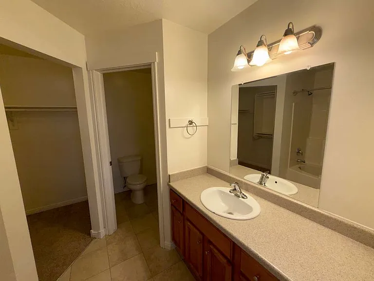 514 W 1490 N #101 — Photo 4