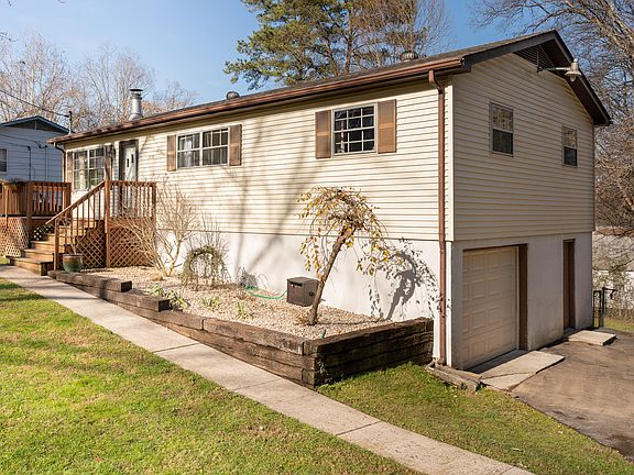 3rd image of 1719 Lockwood Dr