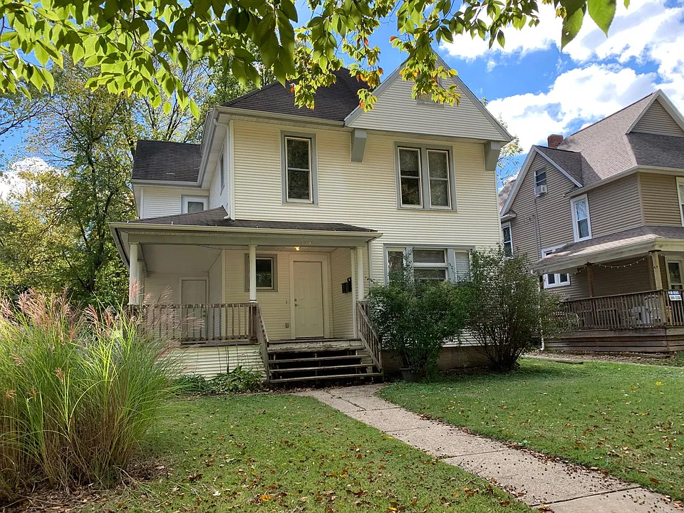 709 W Illinois St
