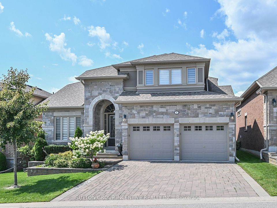 1st image of 4 Westmount Dr
