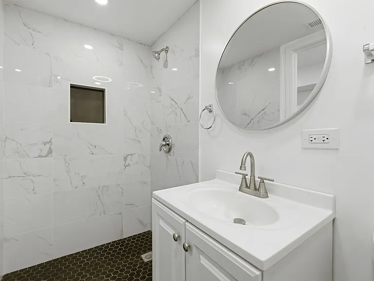 736 N Sawyer Ave #G — Photo 3
