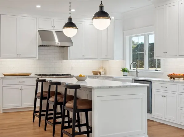 20 Burgess Ave, Westwood, MA 02090