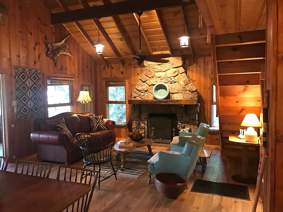1st image of 704 Lupine Ln