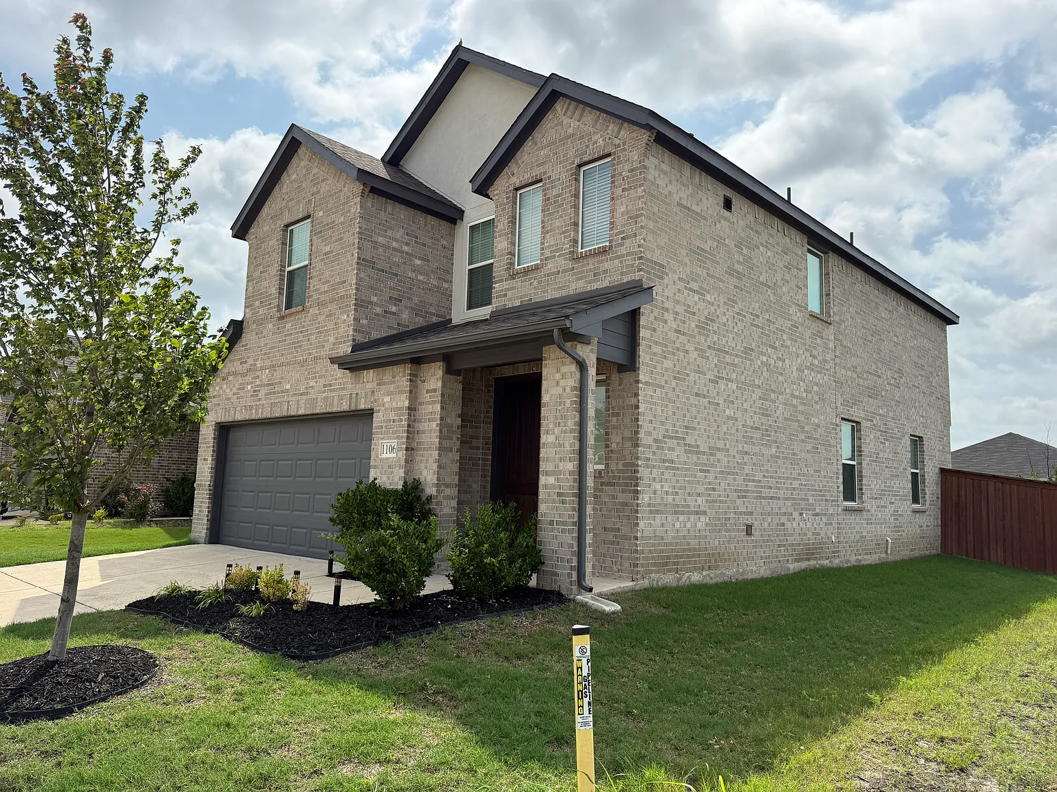 4 bed, 3.5 bath, 2017 sqft, $2,895 — Photo 1