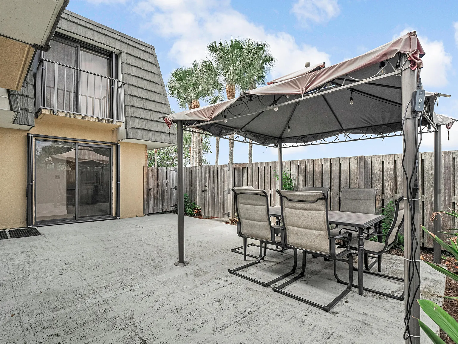 2 bed, 1200 sqft, $2,700 — Photo 4