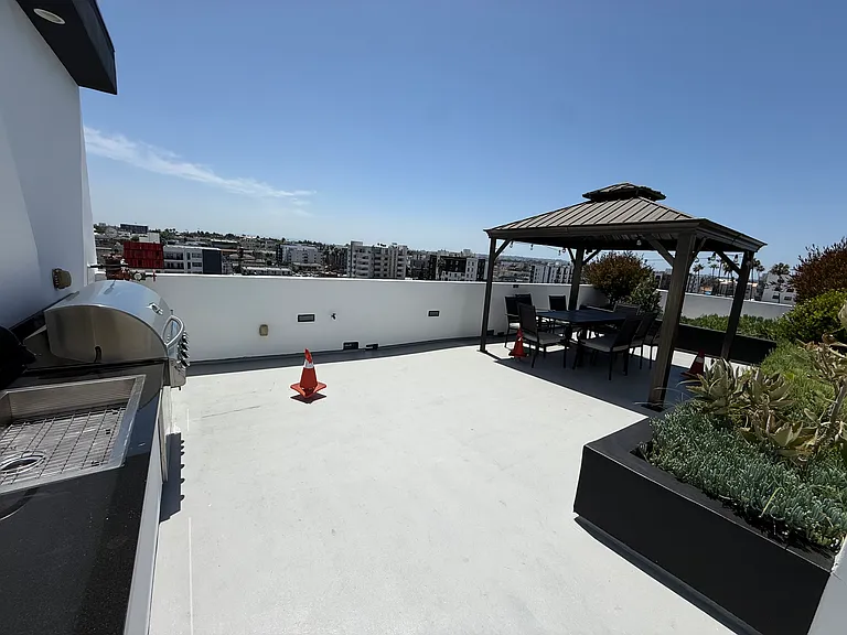 914 S Catalina St — Photo 11