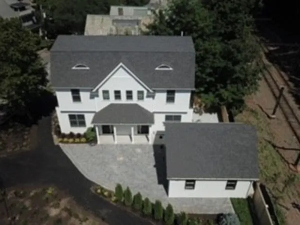 Building Photo - 101 Sumner Rd #3