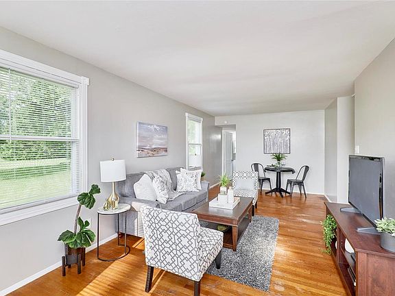 3rd image of 3763 Wright Ave